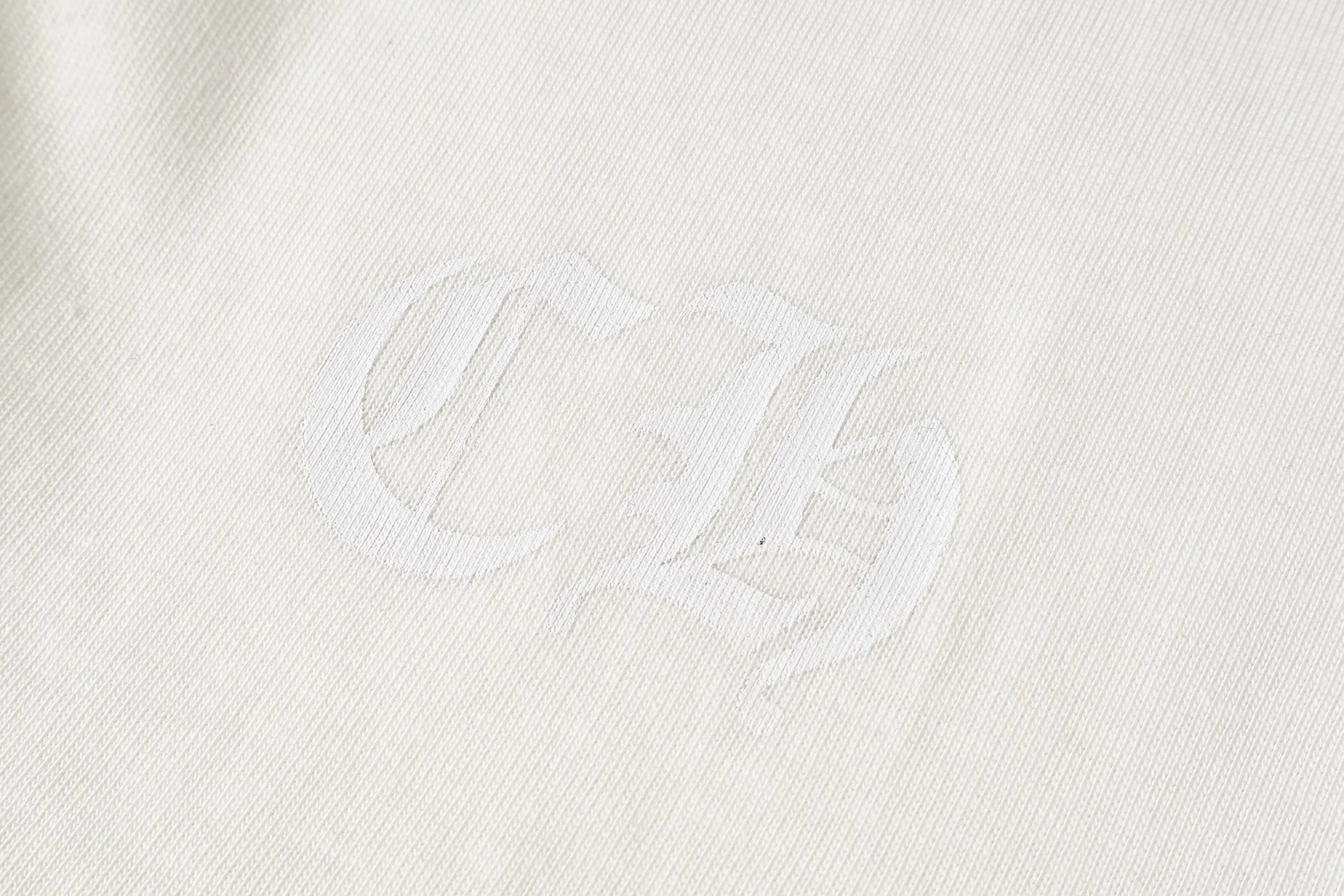 P150 Cross-border running quantity model, please do not place an order if you are pursuing quality - Chrome Hearts/Chrome Heart Cross Sanskrit short-sleeved T-shirt - High weight, high density and high quality. The wool is soft, delicate and skin-friendly. It feels soft and silky. It has excellent warmth and skin-friendly properties. - Customized weaving and dyeing, no color difference. No matter the fabric or workmanship details, it is better than the ordinary version on the market. -Colour: black white -Size: S M L XL
